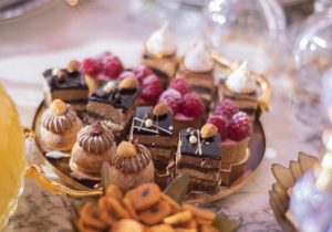 Read more about the article Le baptême marocain (Sbou’) : une tradition sacrée à célébrer avec goût